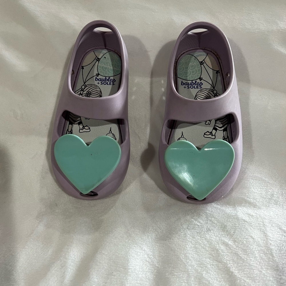 Baubles and Soles Little Girl Size 7 Shoe in Pastel Lavender with Teal Heart - Picture 5 of 10